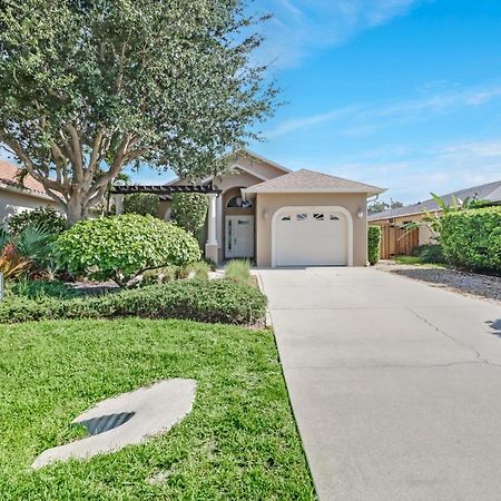Cozy Beach House - 5 Minutes From Vanderbilt Beach North North Naples Екстериор снимка