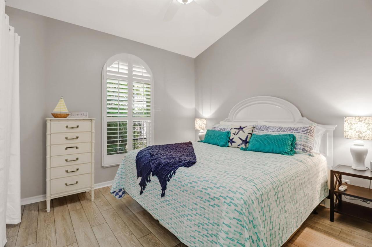 Cozy Beach House - 5 Minutes From Vanderbilt Beach North North Naples Екстериор снимка
