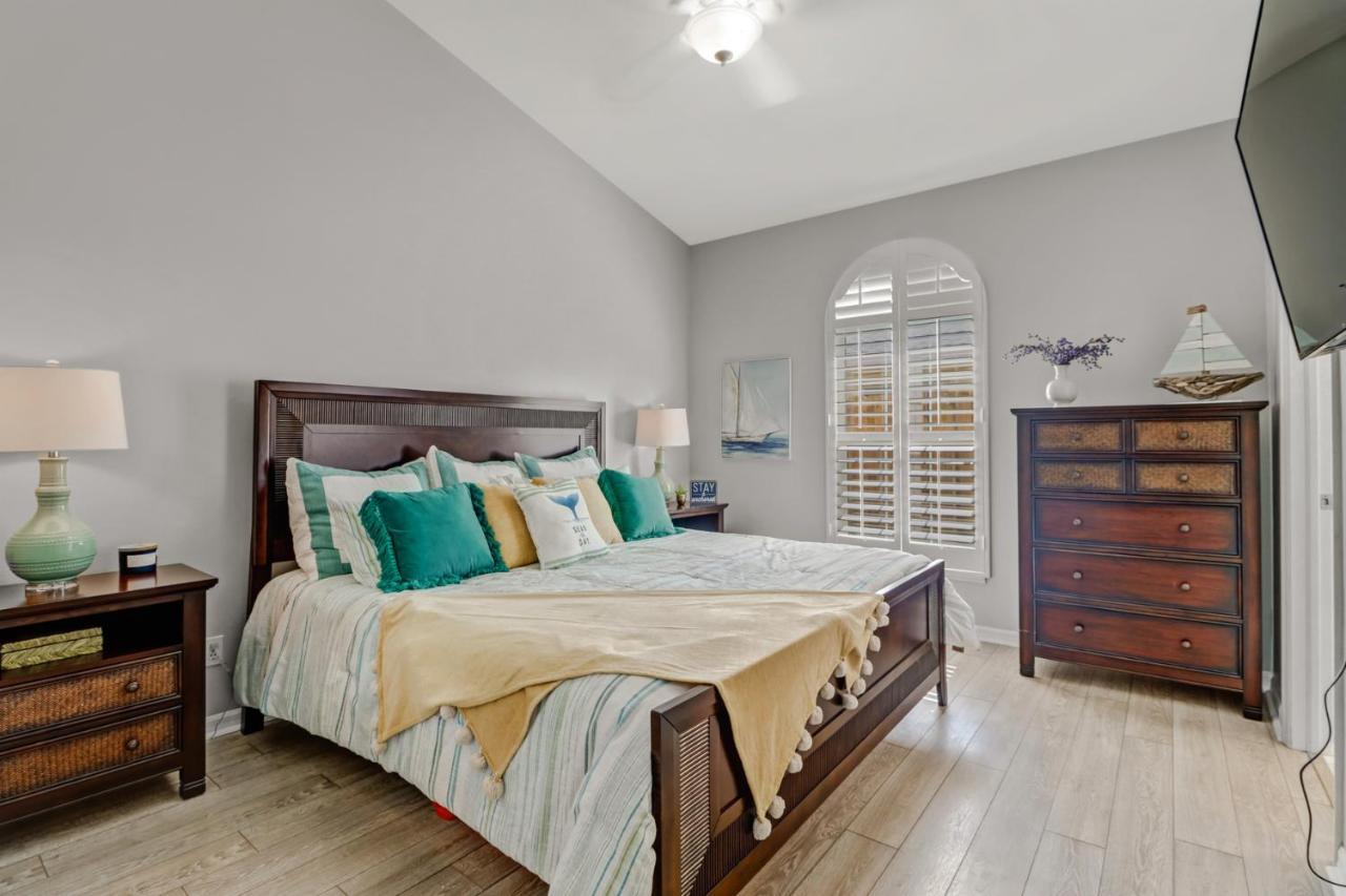 Cozy Beach House - 5 Minutes From Vanderbilt Beach North North Naples Екстериор снимка
