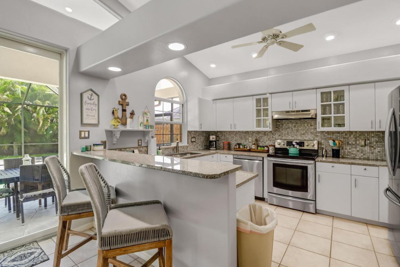 Cozy Beach House - 5 Minutes From Vanderbilt Beach North North Naples Екстериор снимка