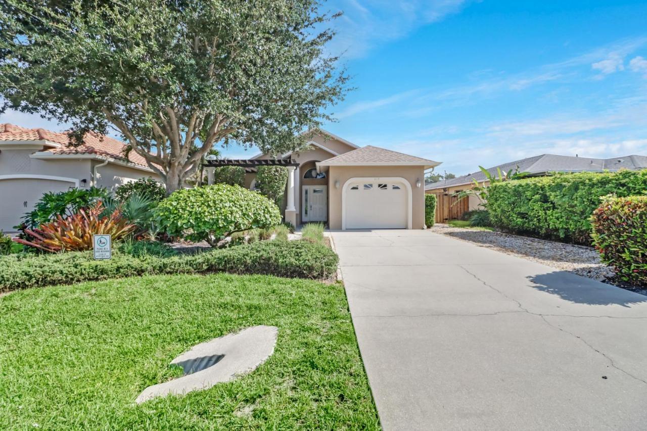 Cozy Beach House - 5 Minutes From Vanderbilt Beach North North Naples Екстериор снимка