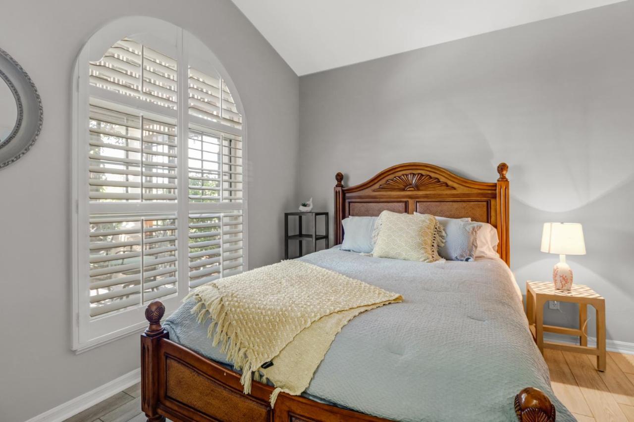 Cozy Beach House - 5 Minutes From Vanderbilt Beach North North Naples Екстериор снимка